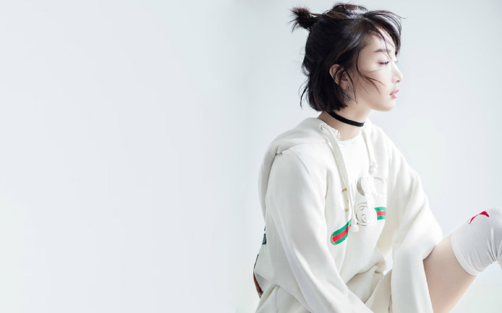 德甲激烈拼杀,比分2-1,关键扑救挽救败局,传球成功率90%,控球率64%